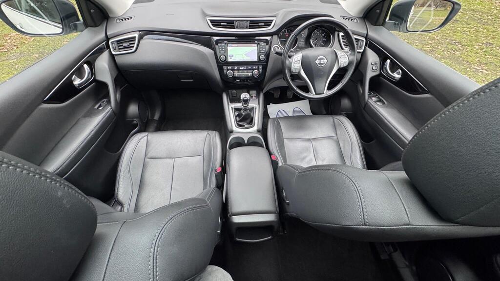 
								2016 Nissan Qashqai 1.6 dCi Tekna 2WD full									
