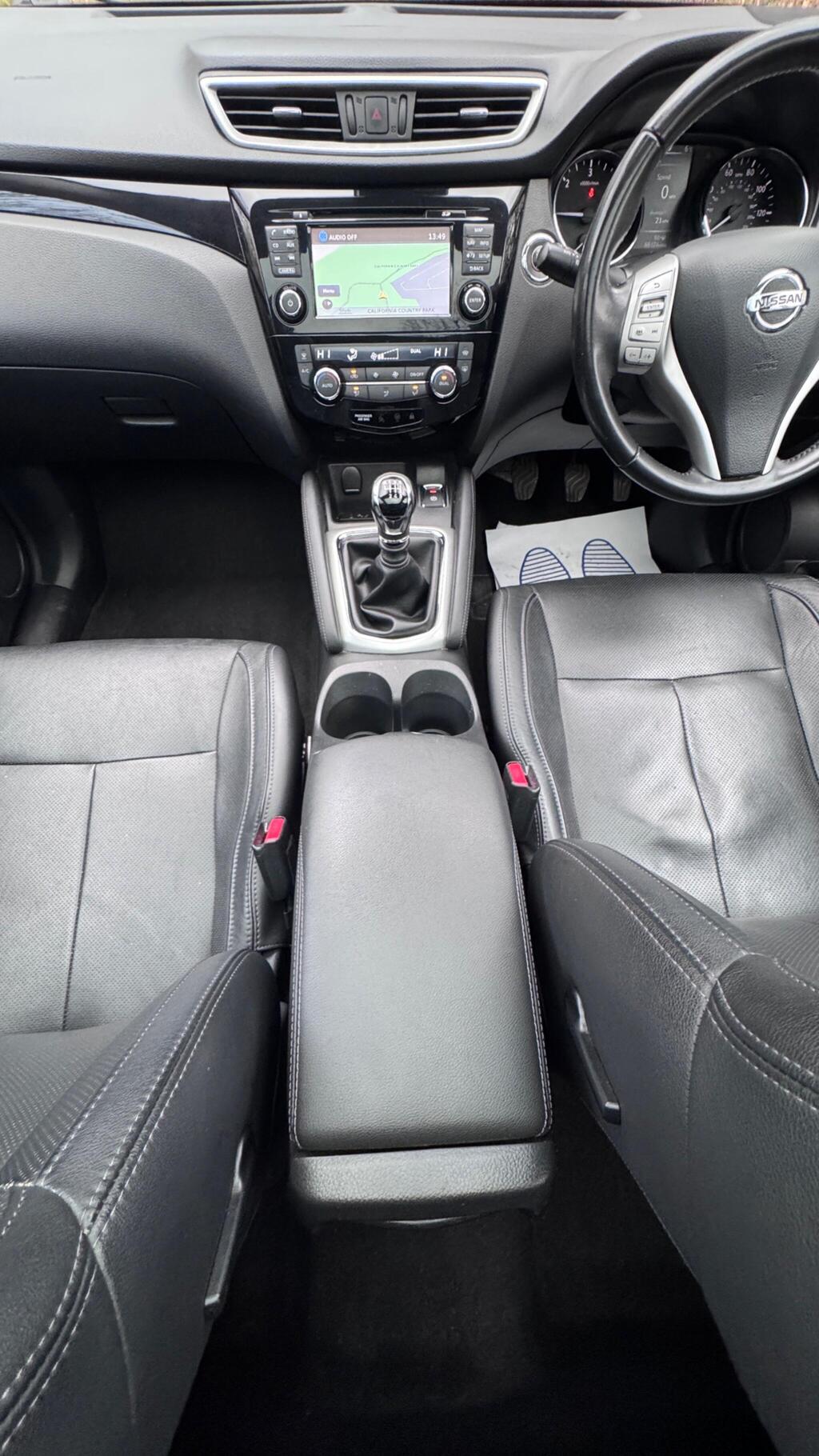 
								2016 Nissan Qashqai 1.6 dCi Tekna 2WD full									