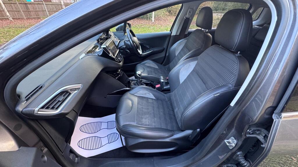 
								2018 Peugeot 2008 1.5 BlueHDi Allure full									