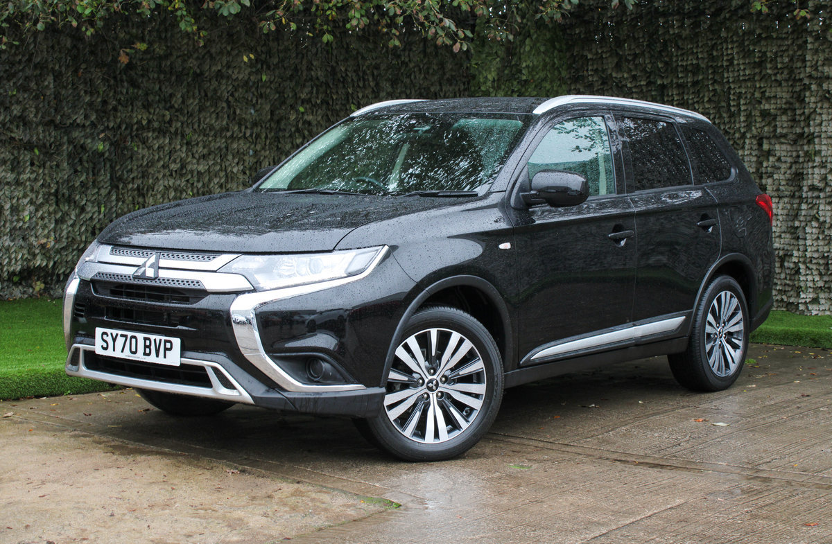 2022 Mitsubishi Outlander Black