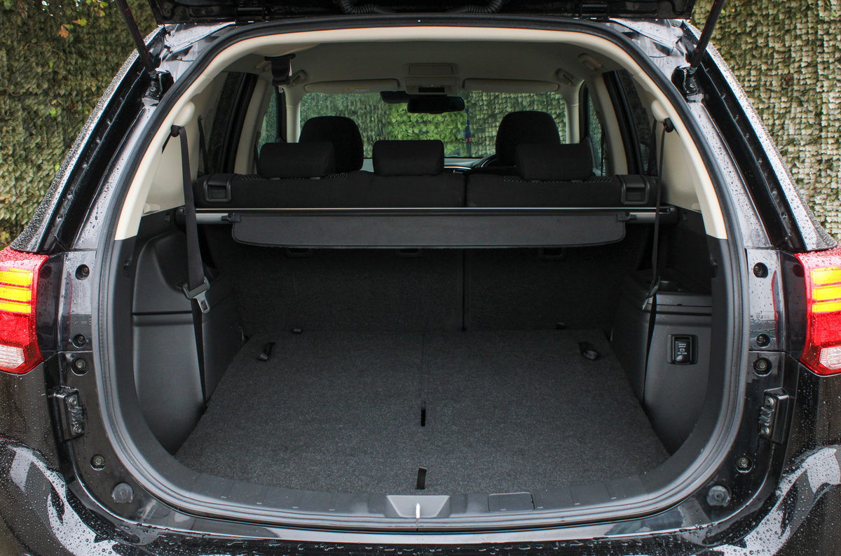 2022 Mitsubishi Outlander Black