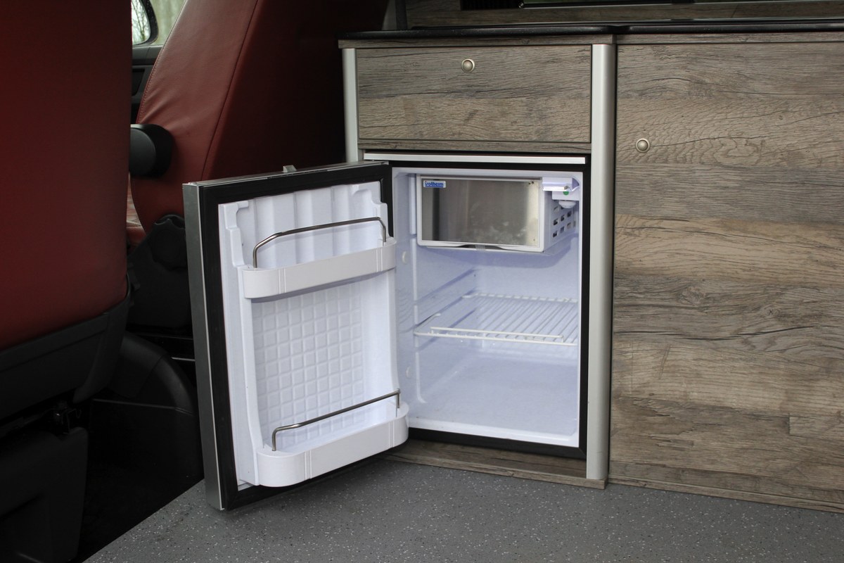 
								2022 Volkswagen T32 Transporter Highline TDI 4Motion Camper Conversion full									