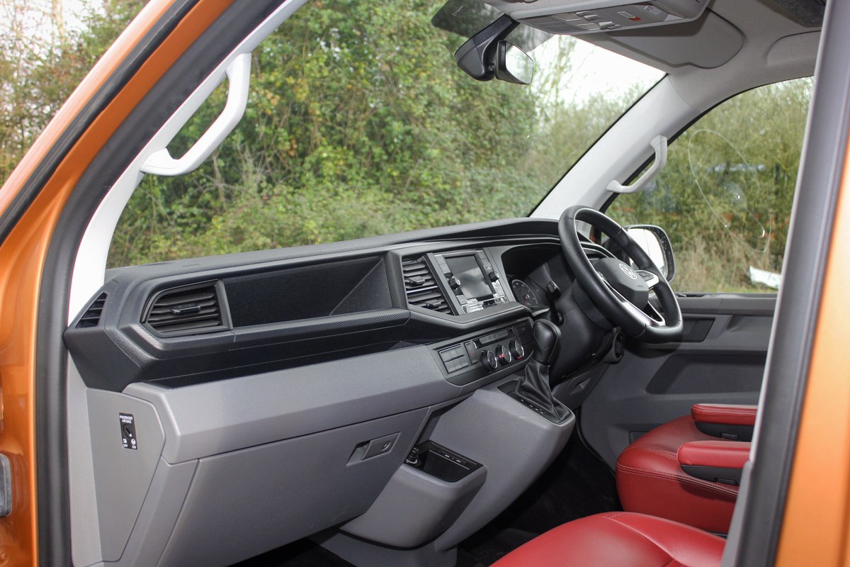 
								2022 Volkswagen T32 Transporter Highline TDI 4Motion Camper Conversion full									