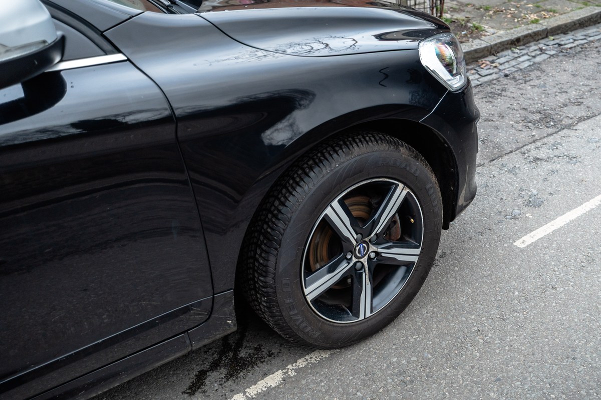 
								2017 Volvo XC60 R-Design full									