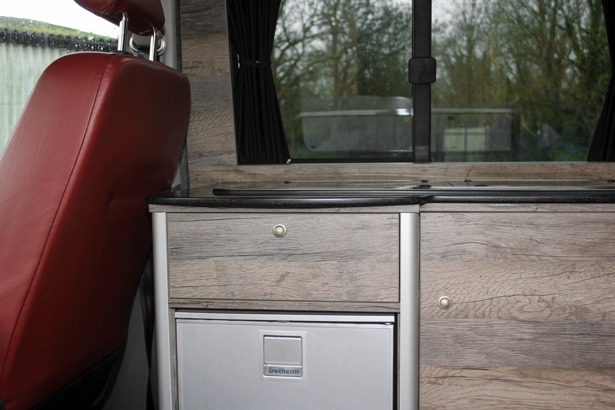 
								2022 Volkswagen T32 Transporter Highline TDI 4Motion Camper Conversion full									