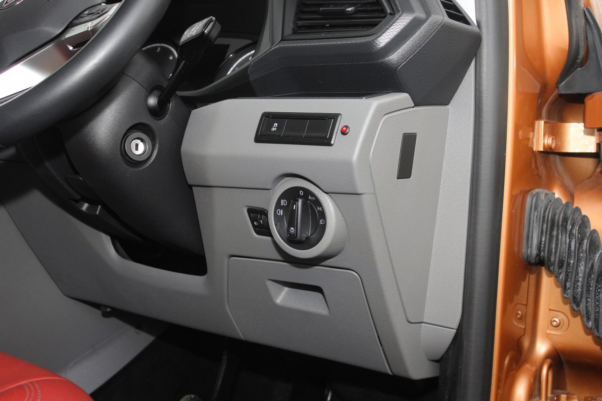 
								2022 Volkswagen T32 Transporter Highline TDI 4Motion Camper Conversion full									
