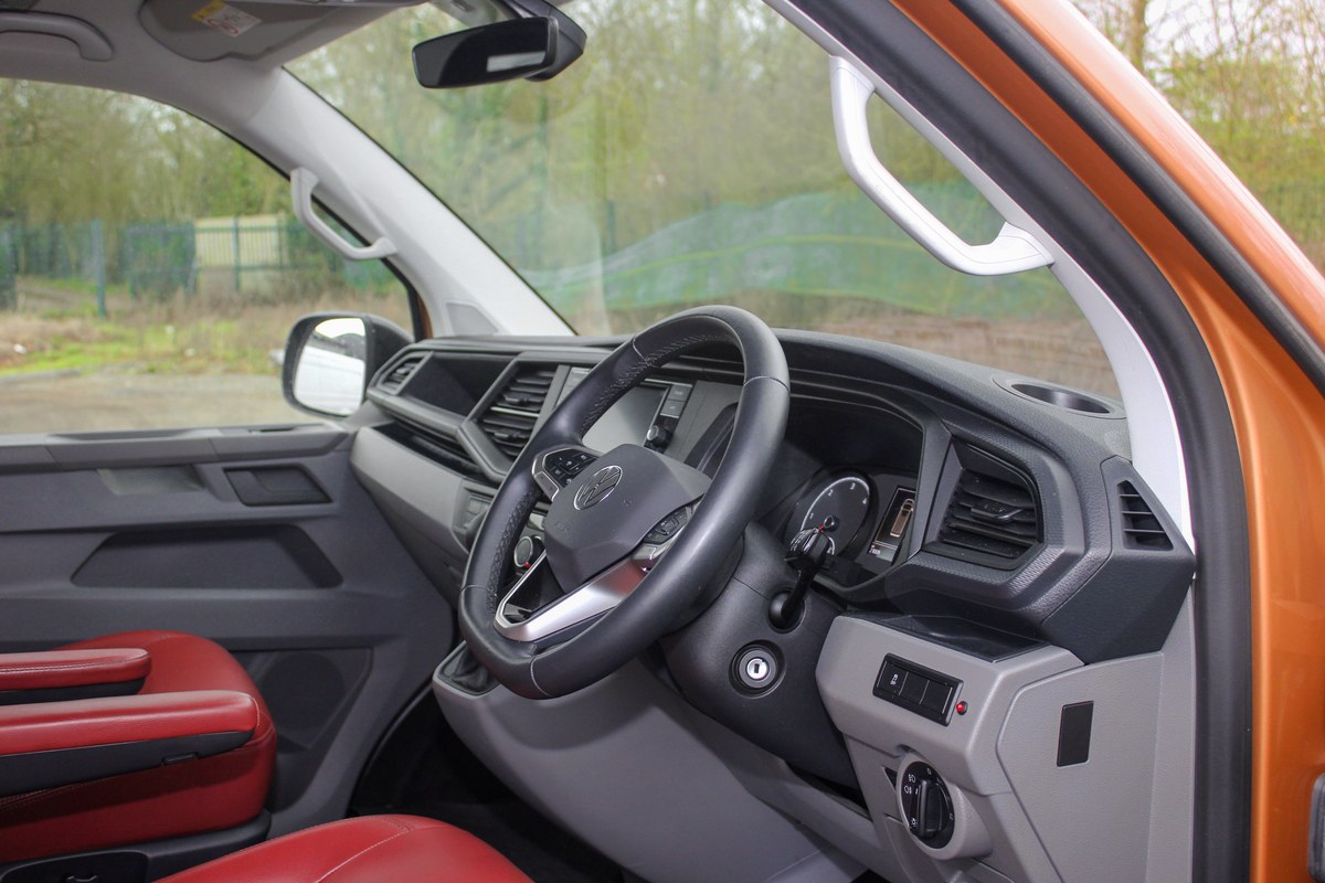 
								2022 Volkswagen T32 Transporter Highline TDI 4Motion Camper Conversion full									