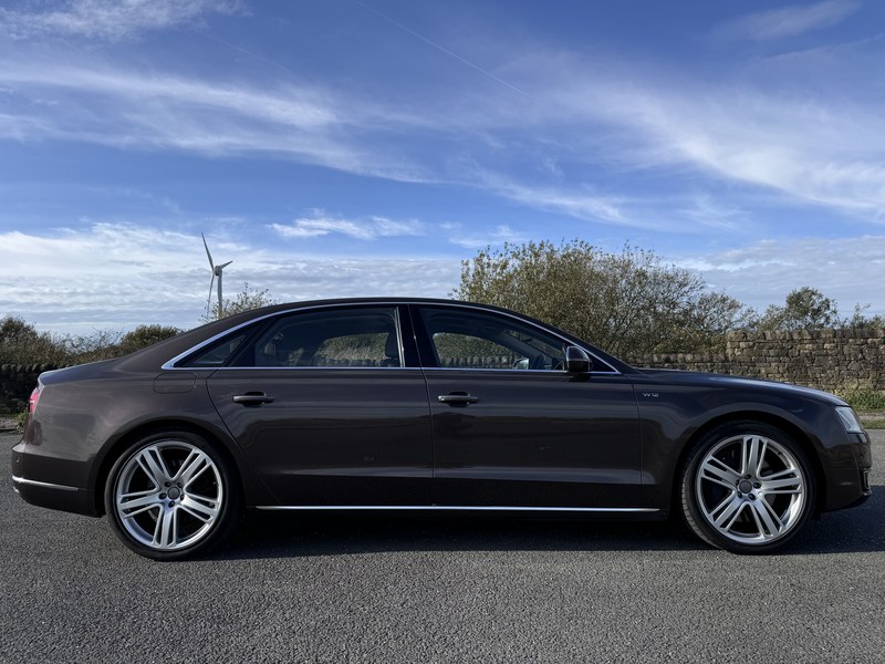 
								2015 Audi A8L Quattro LWB W12 full									