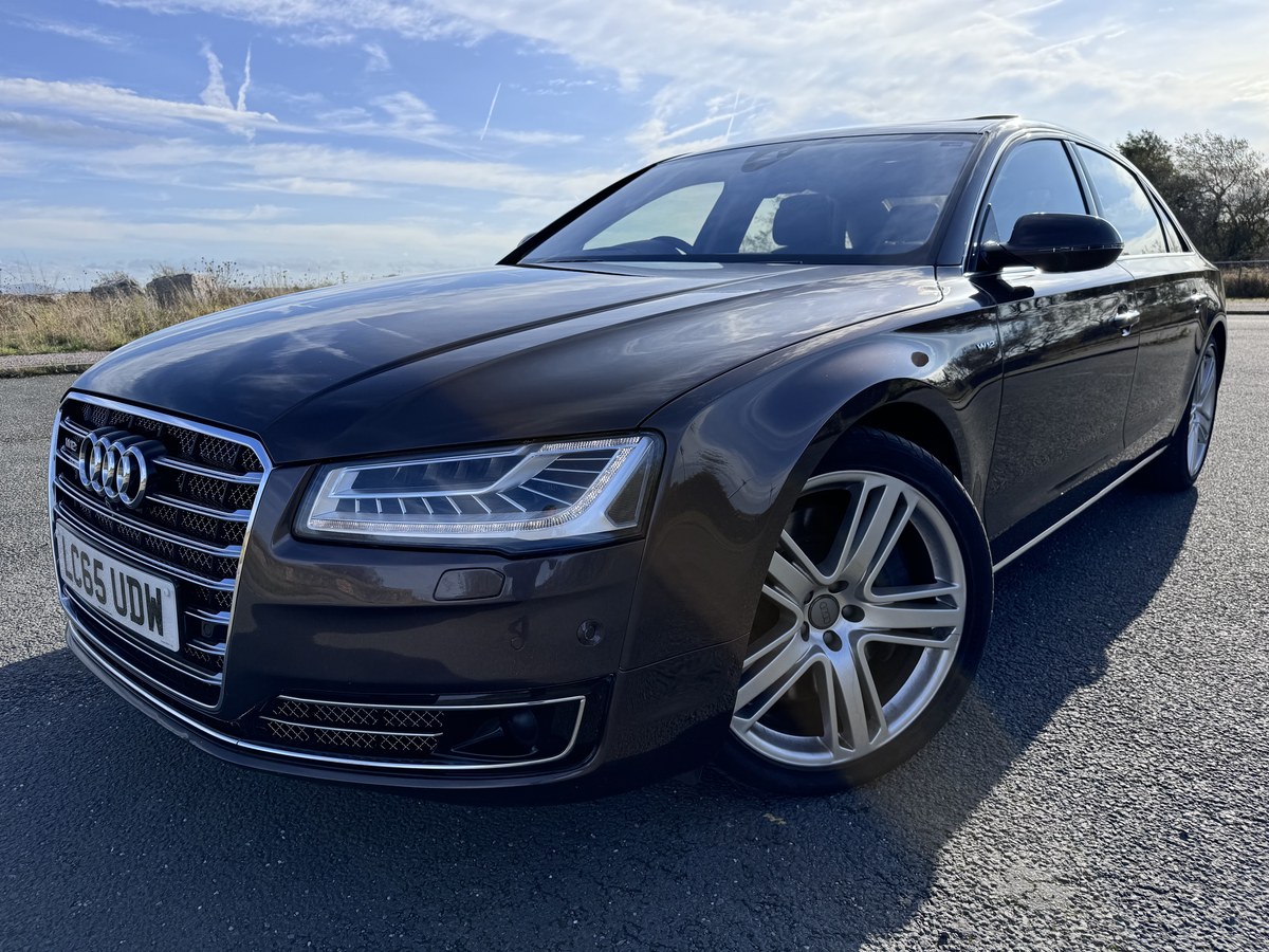 
								2015 Audi A8L Quattro LWB W12 full									