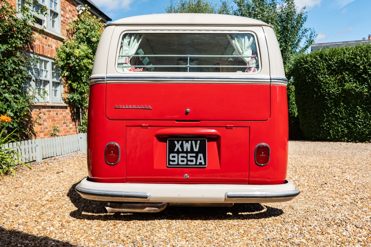 
								1963 Volkswagen 21-Window Microbus full									