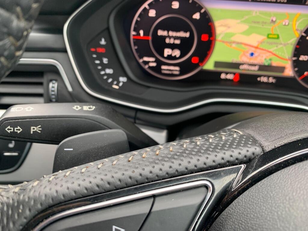 
								2019 Audi A4 2.0 TDI 40 S line S Tronic quattro full									