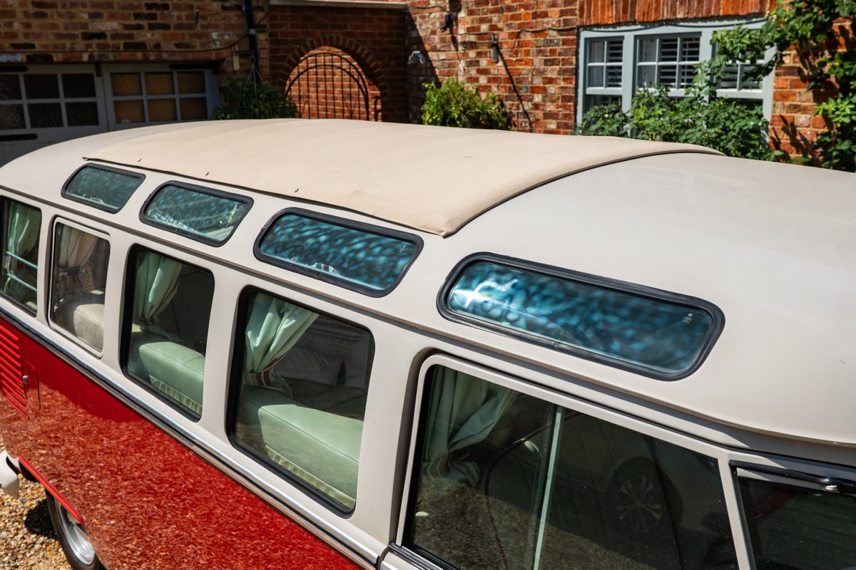 
								1963 Volkswagen 21-Window Microbus full									