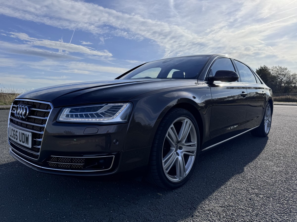 
								2015 Audi A8L Quattro LWB W12 full									