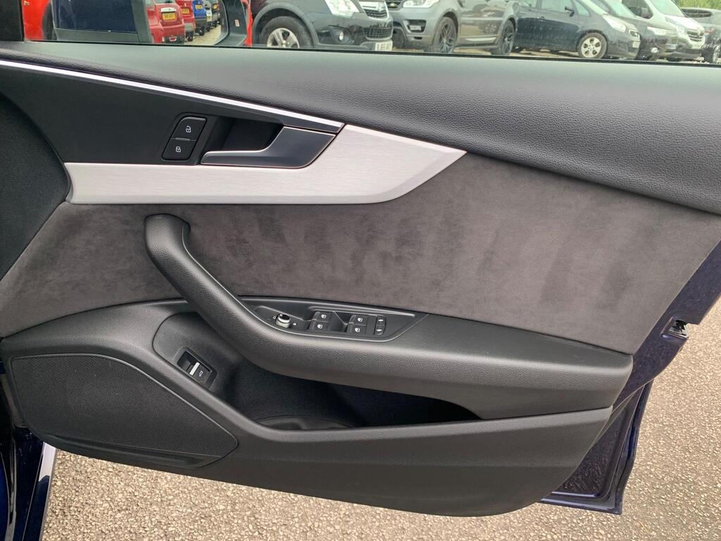 
								2019 Audi A4 2.0 TDI 40 S line S Tronic quattro full									