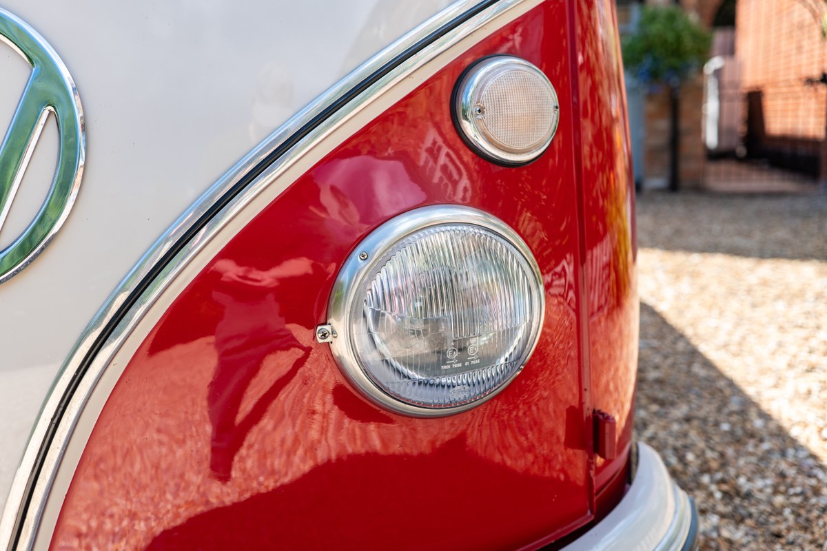 
								1963 Volkswagen 21-Window Microbus full									