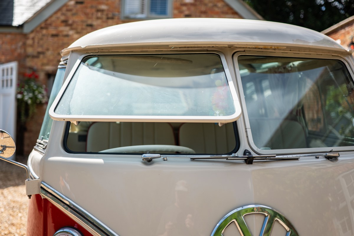 
								1963 Volkswagen 21-Window Microbus full									
