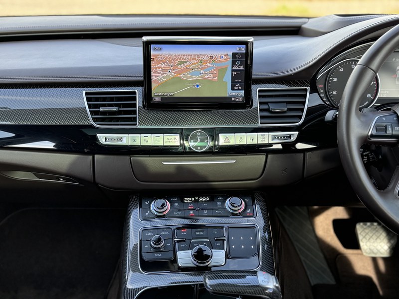 
								2015 Audi A8L Quattro LWB W12 full									