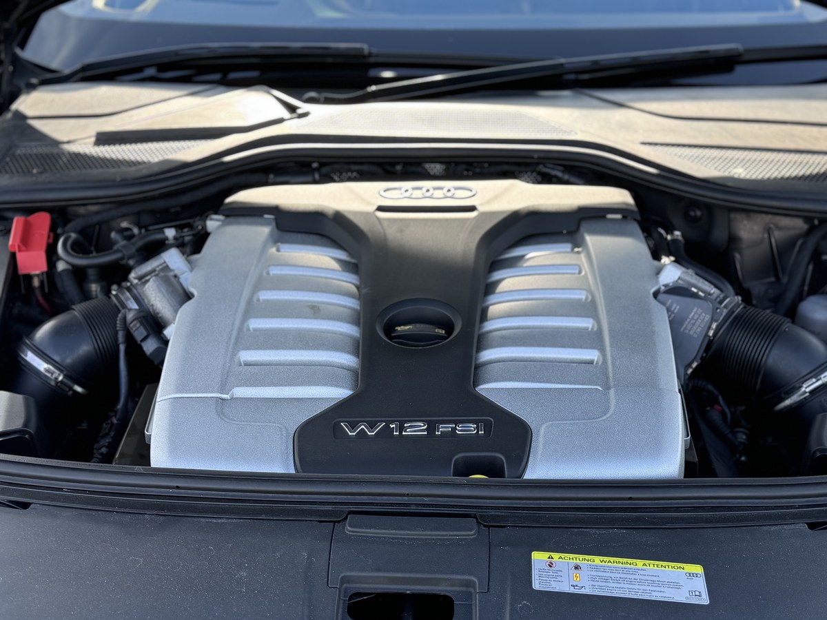 
								2015 Audi A8L Quattro LWB W12 full									