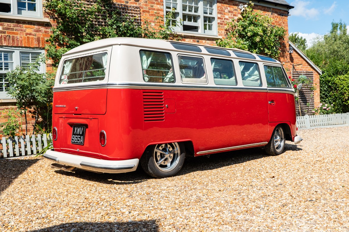 
								1963 Volkswagen 21-Window Microbus full									