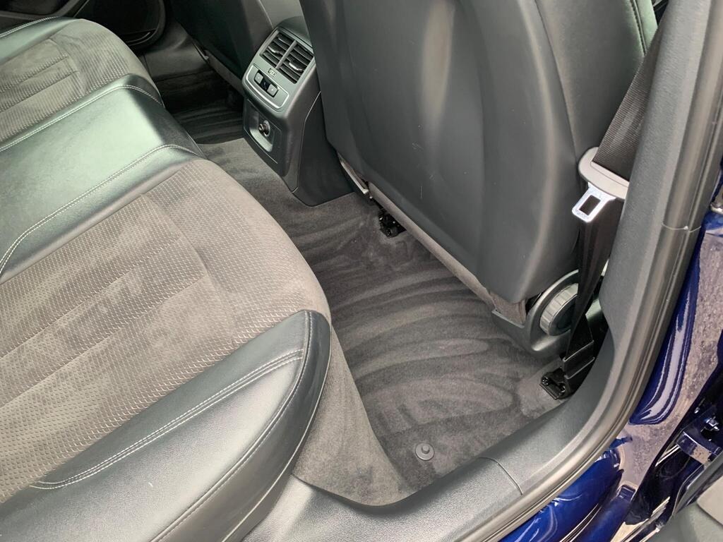 
								2019 Audi A4 2.0 TDI 40 S line S Tronic quattro full									