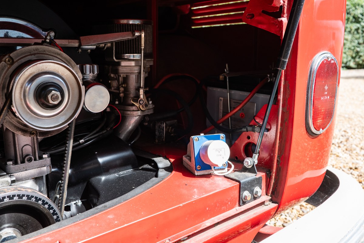 
								1963 Volkswagen 21-Window Microbus full									