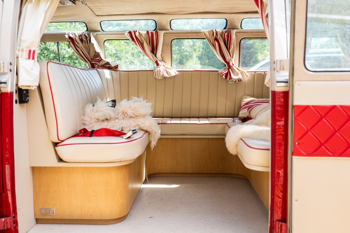 
								1963 Volkswagen 21-Window Microbus full									