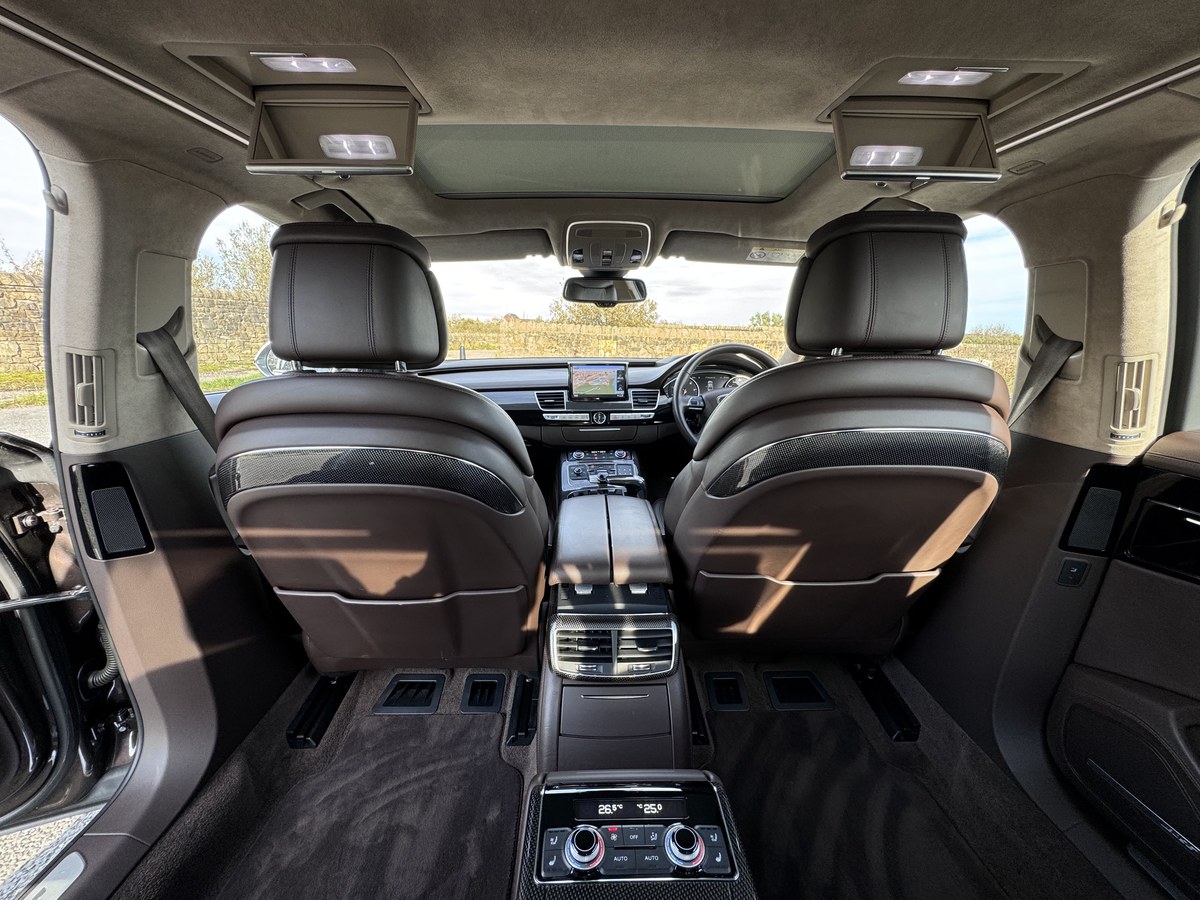 
								2015 Audi A8L Quattro LWB W12 full									