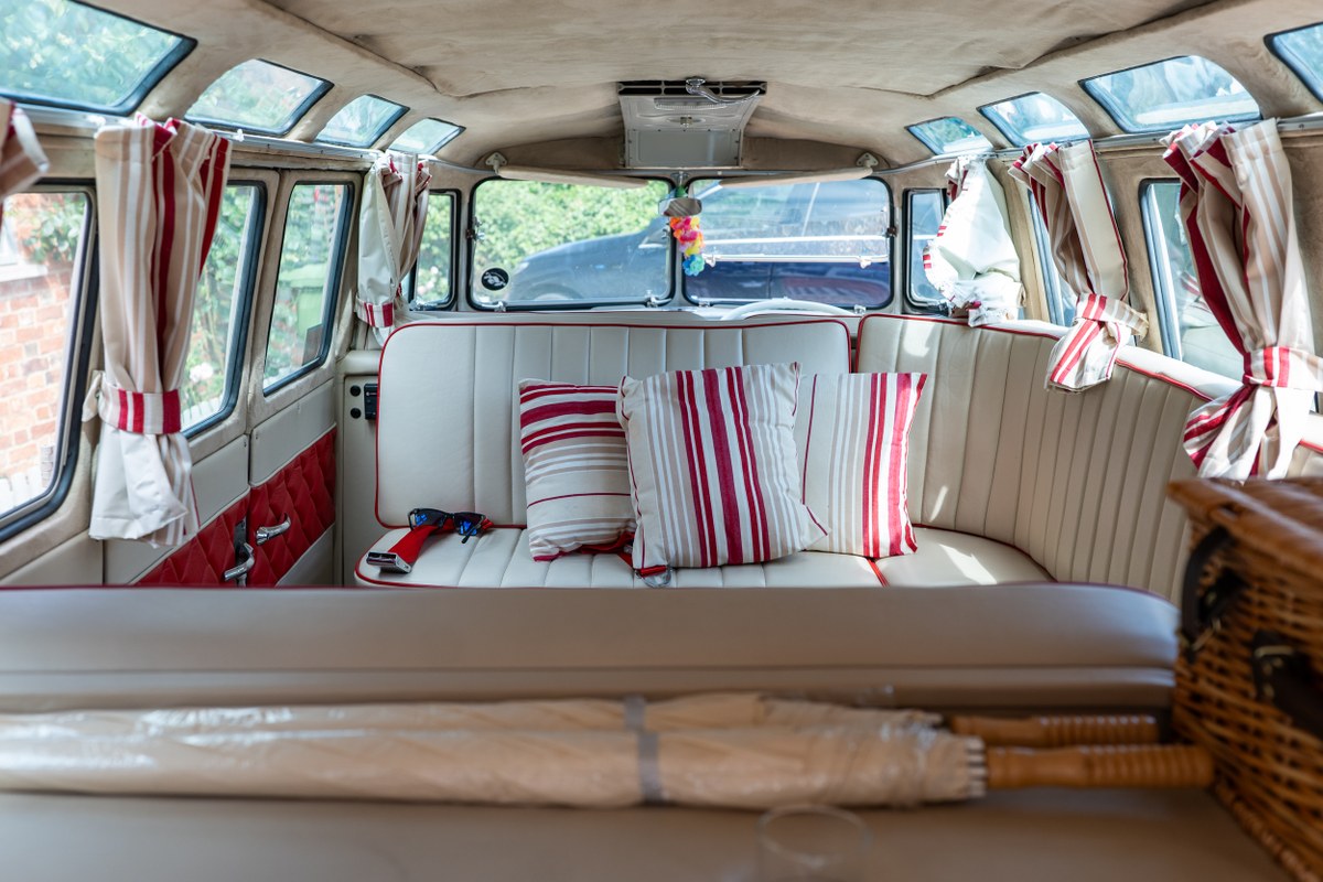 
								1963 Volkswagen 21-Window Microbus full									