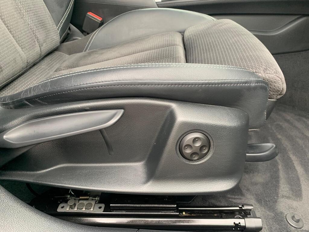 
								2019 Audi A4 2.0 TDI 40 S line S Tronic quattro full									