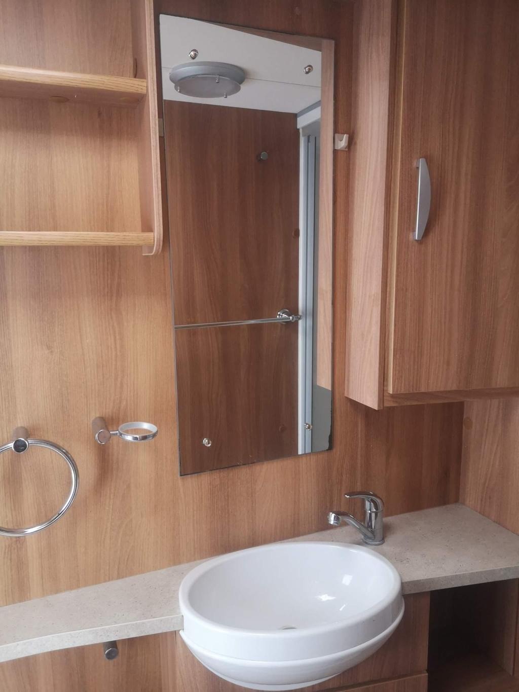 
								2011 Swift Challenger 570 full									