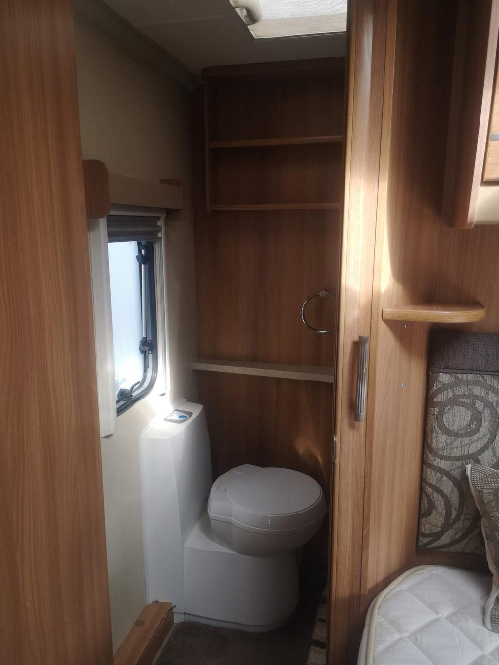 
								2011 Swift Challenger 570 full									