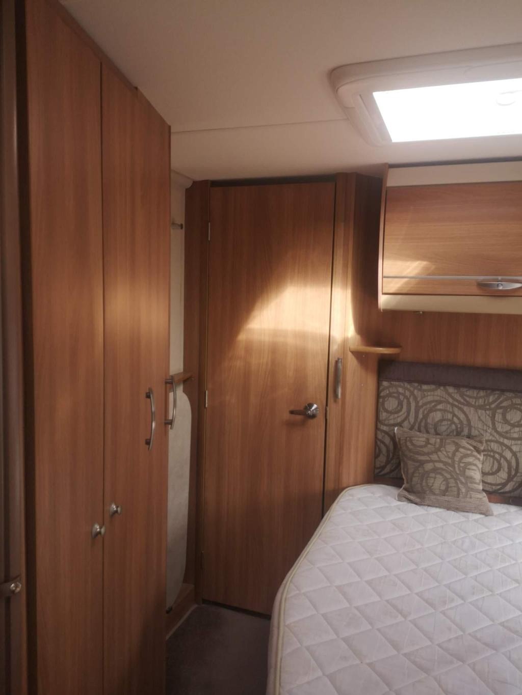 
								2011 Swift Challenger 570 full									