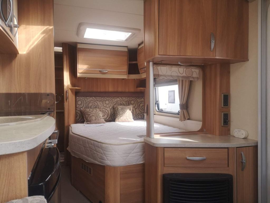 
								2011 Swift Challenger 570 full									