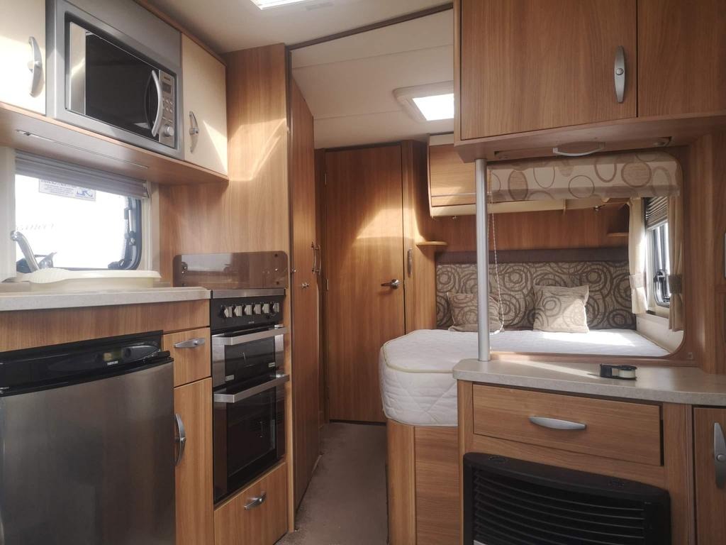 
								2011 Swift Challenger 570 full									