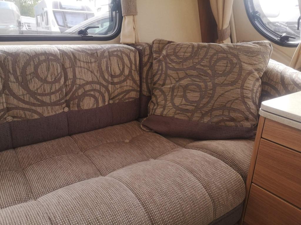
								2011 Swift Challenger 570 full									