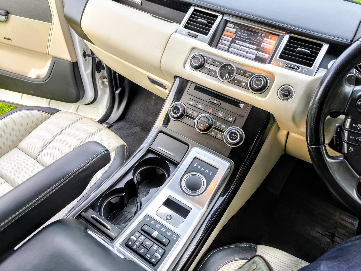 
								2012 Land Rover Range Rover Sport Autobiography Sport 3L SDV6 full									