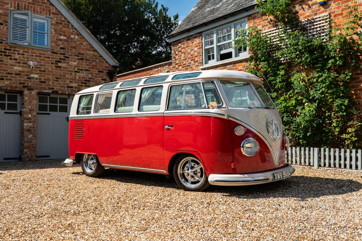 
								1963 Volkswagen 21-Window Microbus full									
