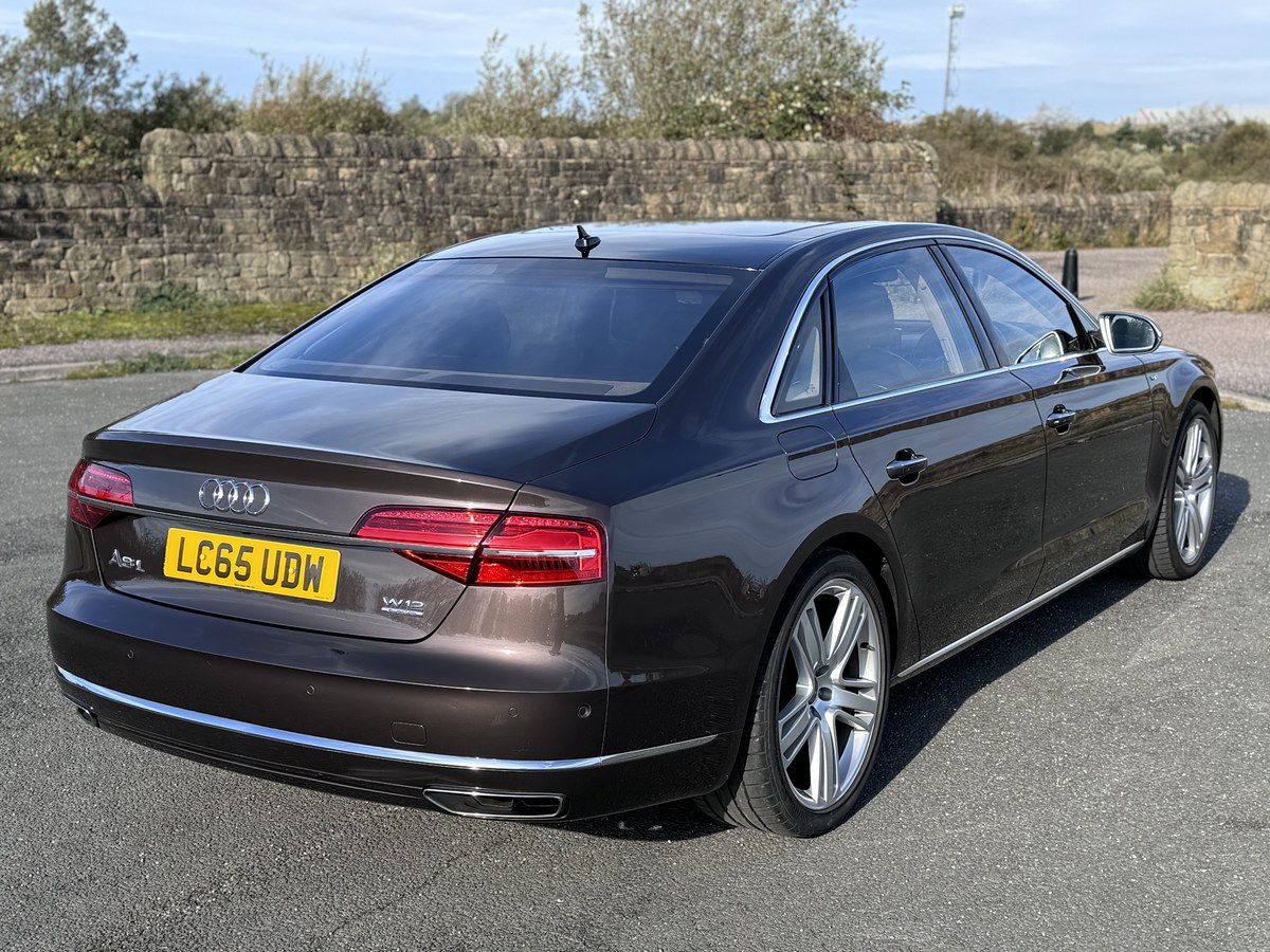 
								2015 Audi A8L Quattro LWB W12 full									