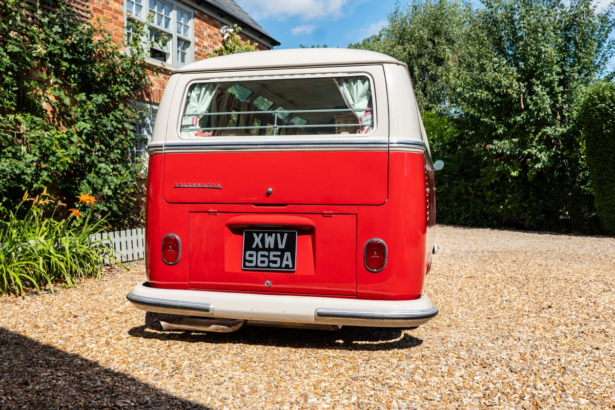 
								1963 Volkswagen 21-Window Microbus full									