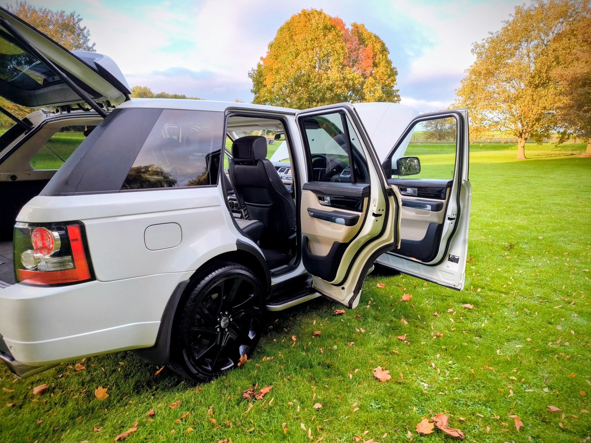 
								2012 Land Rover Range Rover Sport Autobiography Sport 3L SDV6 full									