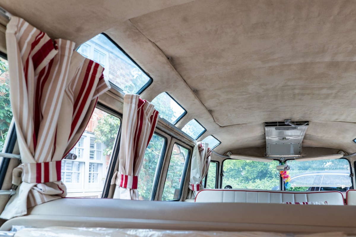 
								1963 Volkswagen 21-Window Microbus full									