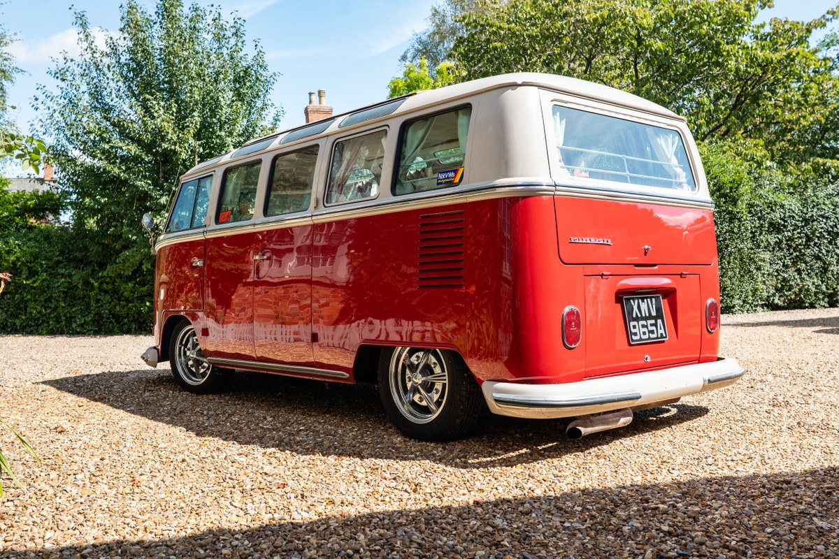 
								1963 Volkswagen 21-Window Microbus full									