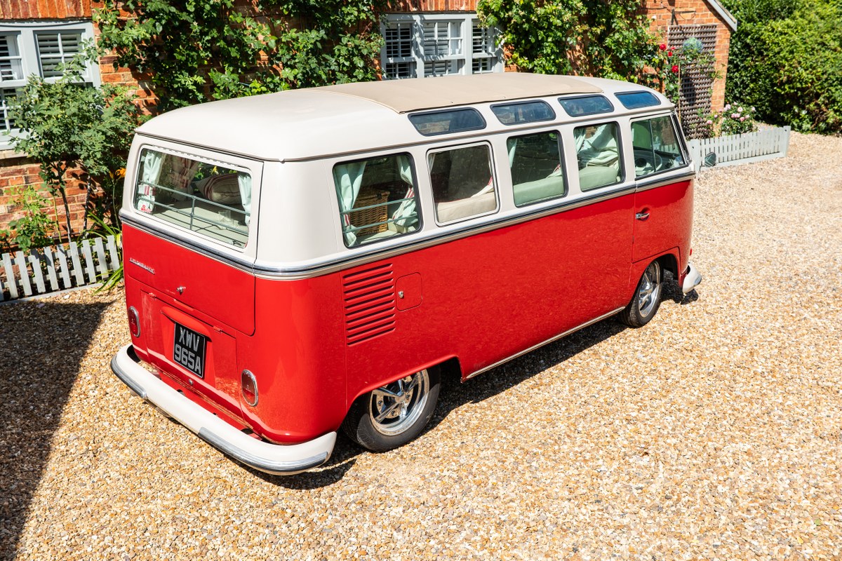 
								1963 Volkswagen 21-Window Microbus full									