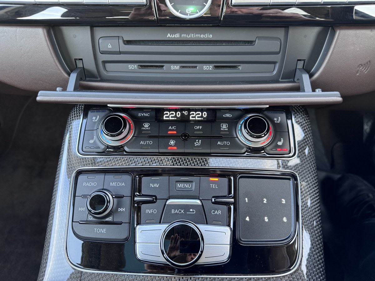 
								2015 Audi A8L Quattro LWB W12 full									