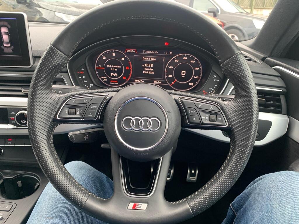 
								2019 Audi A4 2.0 TDI 40 S line S Tronic quattro full									