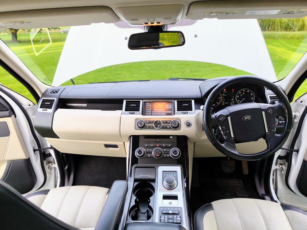
								2012 Land Rover Range Rover Sport Autobiography Sport 3L SDV6 full									