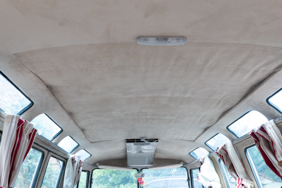 
								1963 Volkswagen 21-Window Microbus full									