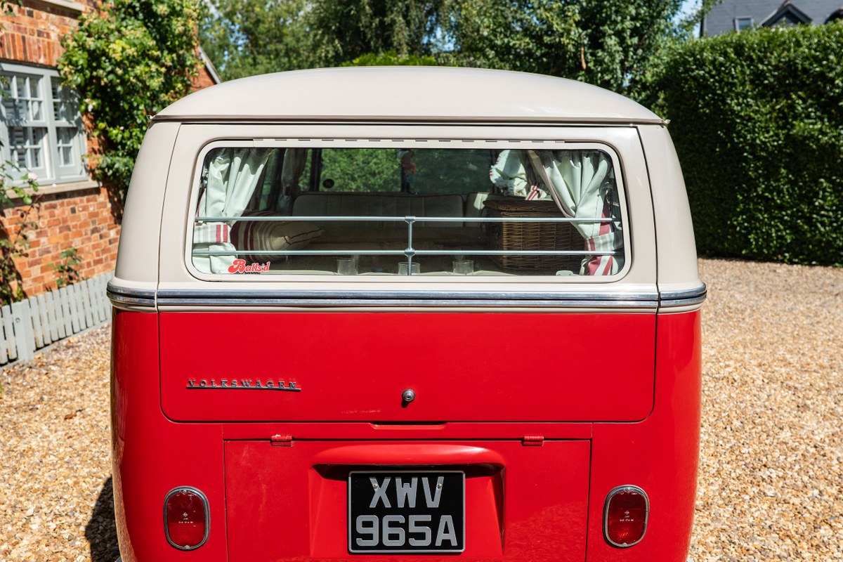 
								1963 Volkswagen 21-Window Microbus full									
