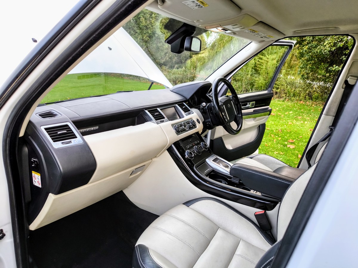 
								2012 Land Rover Range Rover Sport Autobiography Sport 3L SDV6 full									