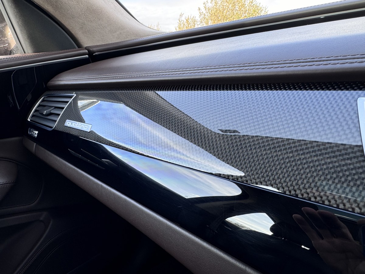 
								2015 Audi A8L Quattro LWB W12 full									